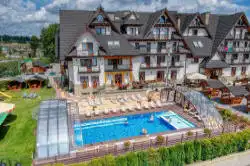 Liptakówka Hotel – bovenaanzicht van het zwembad