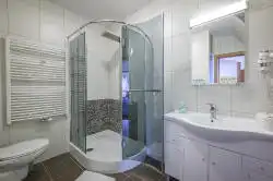 Badkamer met douche