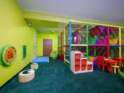 Speelkamer voor kinderen – obstakels, blokken, klimmen