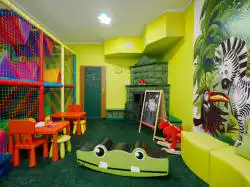 Speelkamer – tafels en poefs voor kinderen